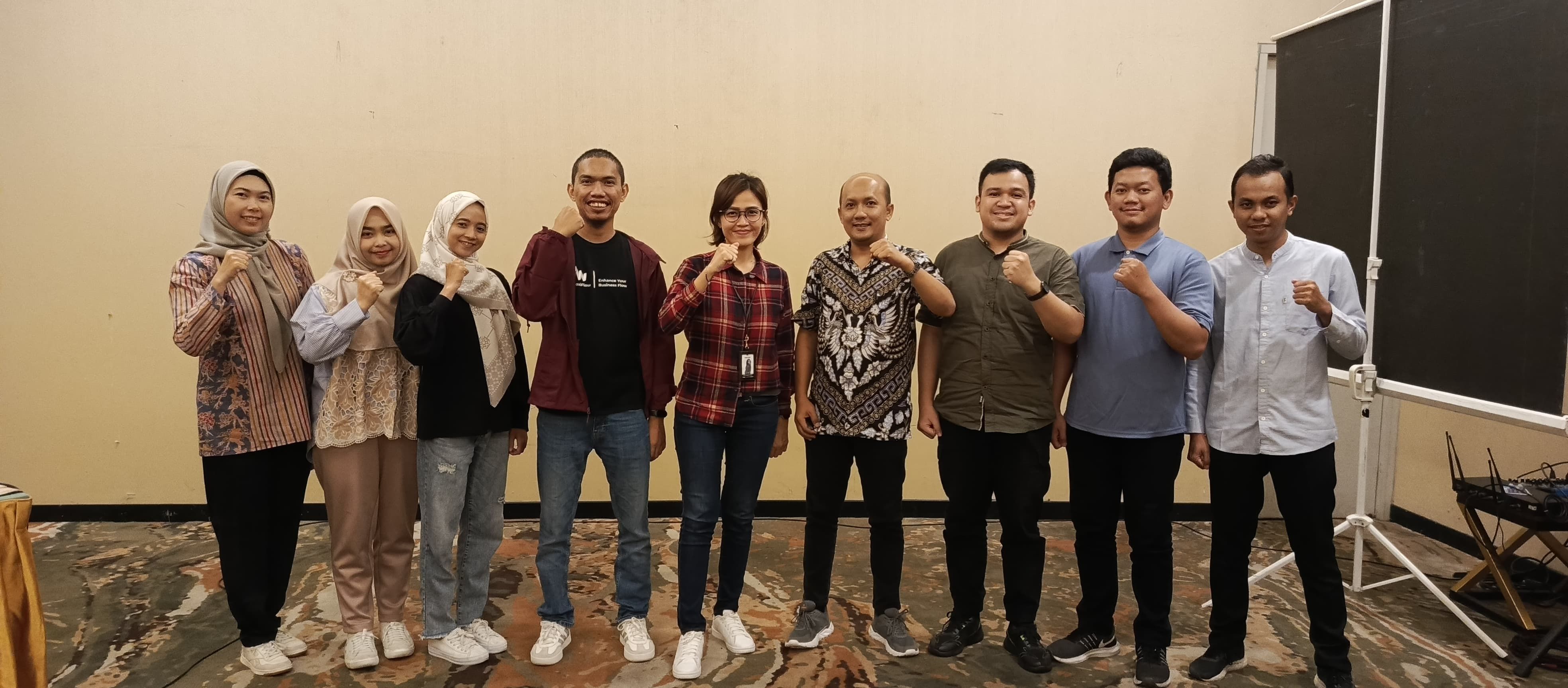 Tim melakukan review dan pemaparan laporan keamanan