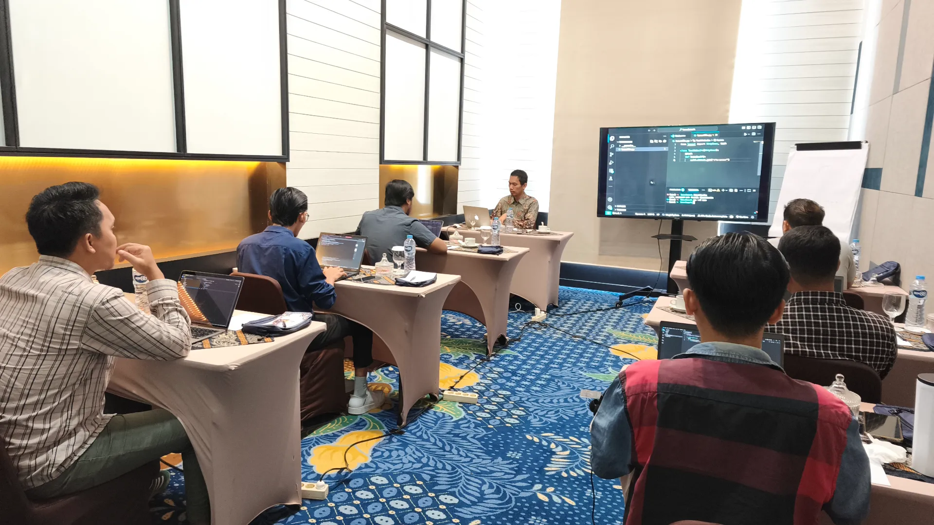Sesi workshop secure coding bersama developer